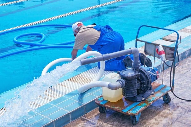 الصيانة الفنية والتقنية الدورية لحمامات السباحة والمسابح