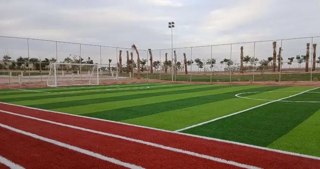 خدمات إنشاء وصيانة الملاعب الرياضية والحقول والميادين المفتوحة في السعودية