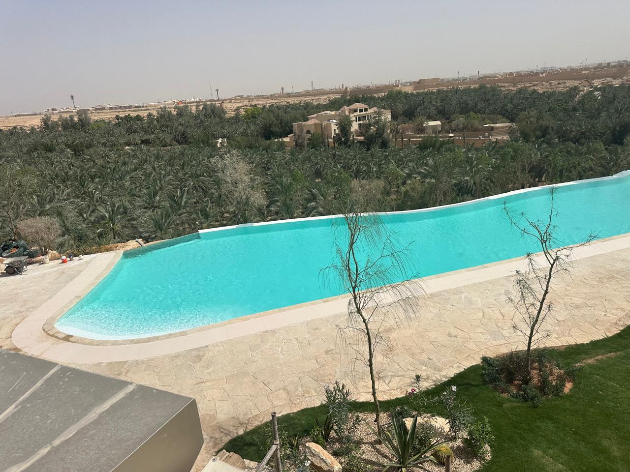 أعمال برك السباحة والمسطحات المائية الهيكلية