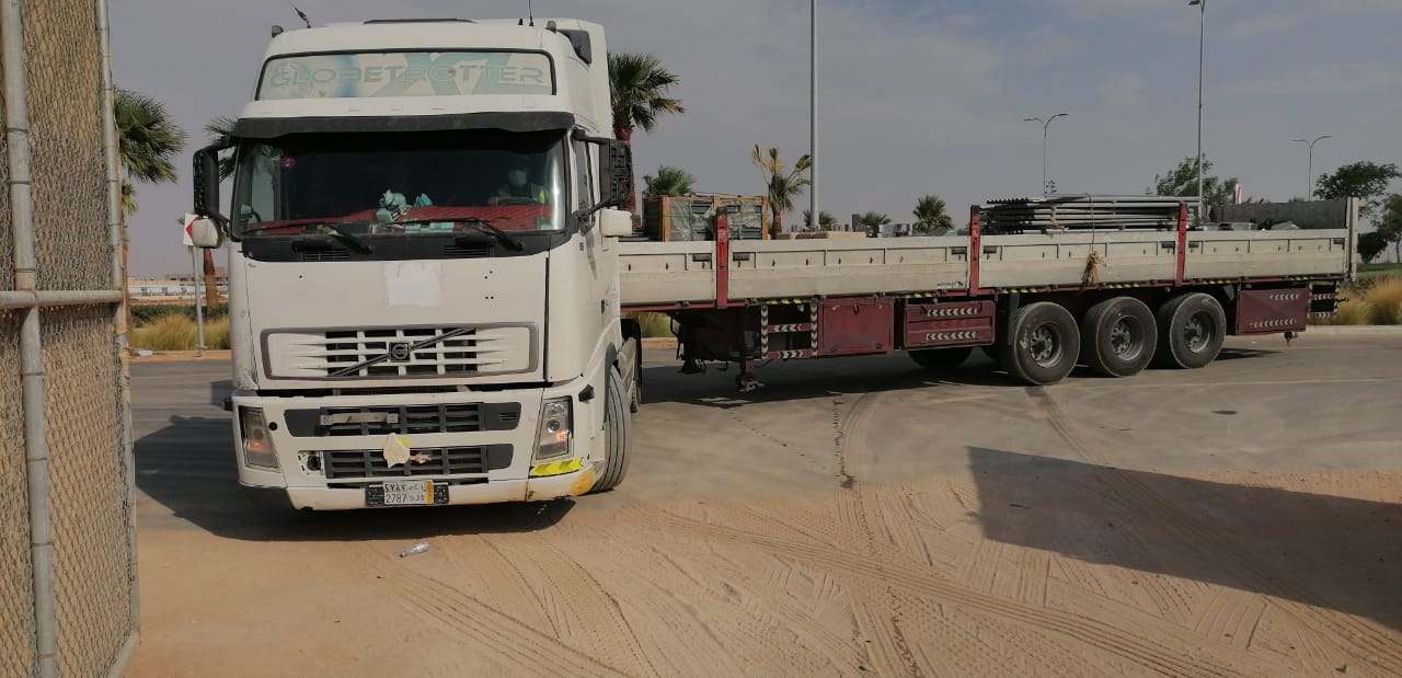 Truck with Trailer with germany sides